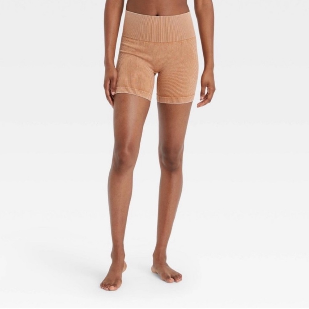 Colsie Women's Brown Ribbed Bike Shorts